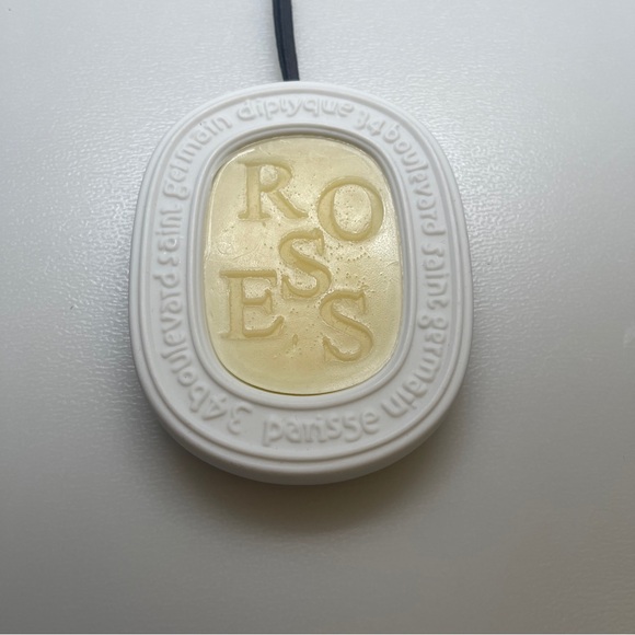 Diptyque Roses Scented Oval - Picture 2 of 6